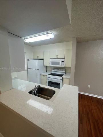 2811 N Oakland Forest Drive 206, Oakland Park, FL 33309