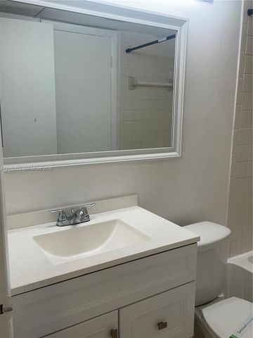 2811 N Oakland Forest Drive 206, Oakland Park, FL 33309