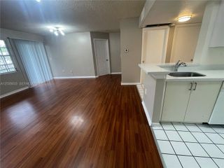 2811 N Oakland Forest Drive 206, Oakland Park, FL 33309