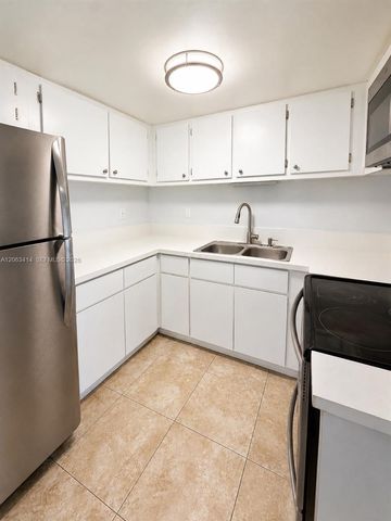 5780 SW 61st St 5782, Miami, FL 33143