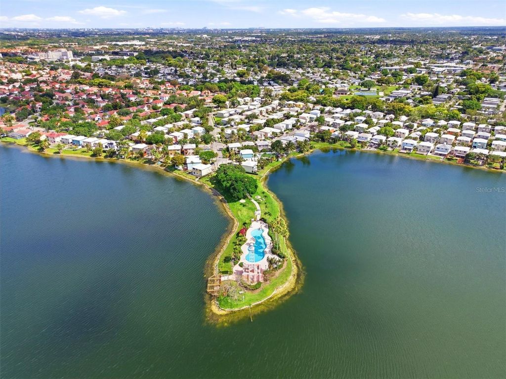 Image 47 of property listing at 3135 SUNSET CIRCLE, Margate, FL 33063