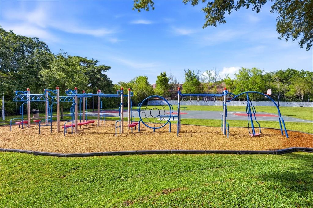 Image 50 of property listing at 3135 SUNSET CIRCLE, Margate, FL 33063