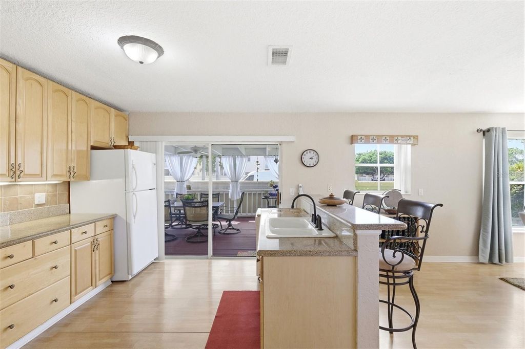 Image 7 of property listing at 3135 SUNSET CIRCLE, Margate, FL 33063