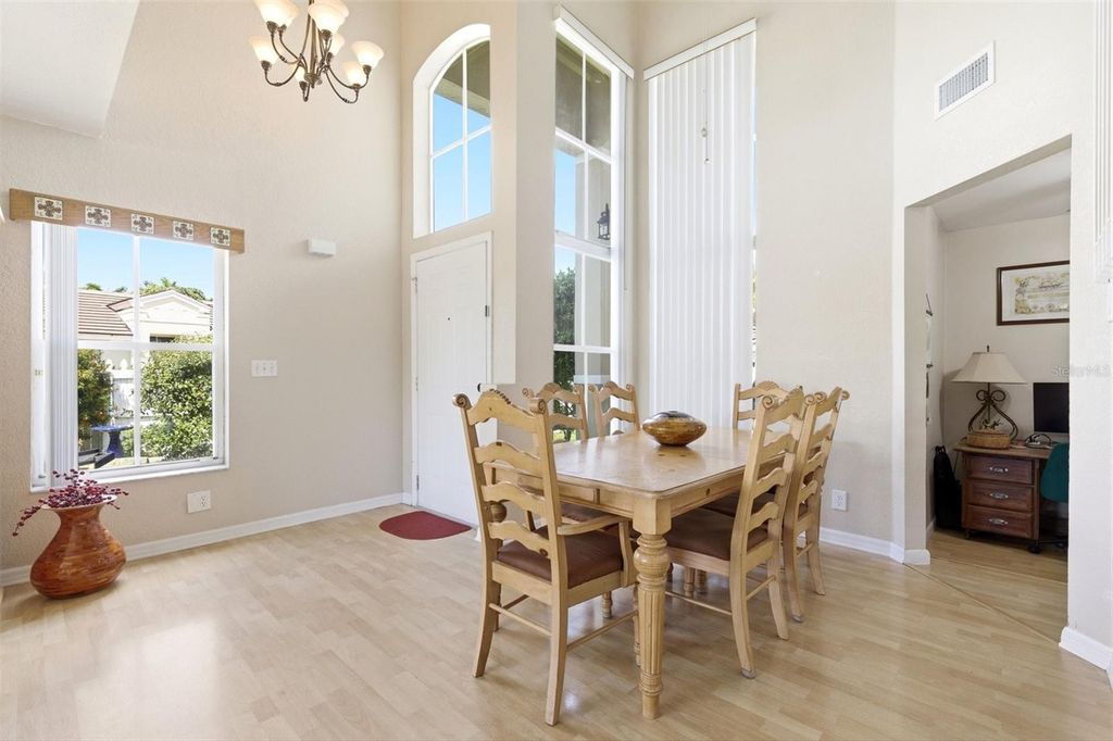 Image 10 of property listing at 3135 SUNSET CIRCLE, Margate, FL 33063