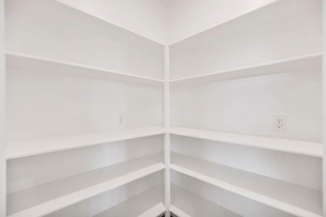 17221 W 164th Terrace, Olathe, KS 66062