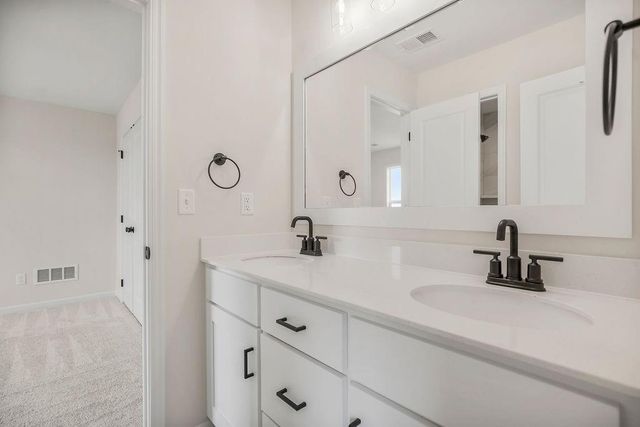 17221 W 164th Terrace, Olathe, KS 66062