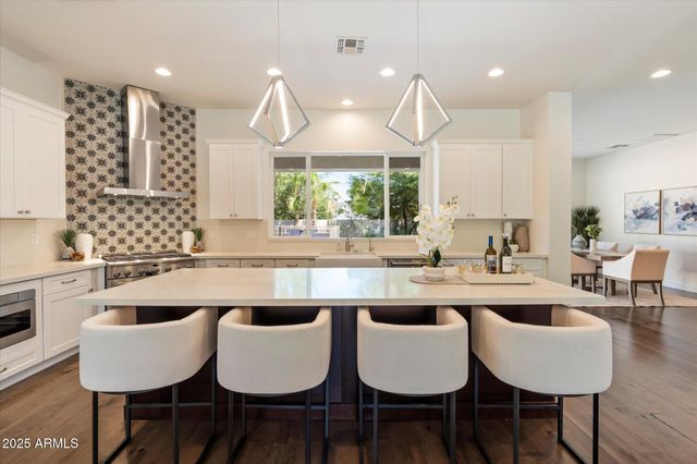 640 W ECHO Lane, Phoenix, AZ 85021