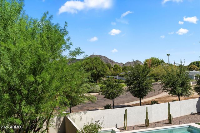 640 W ECHO Lane, Phoenix, AZ 85021