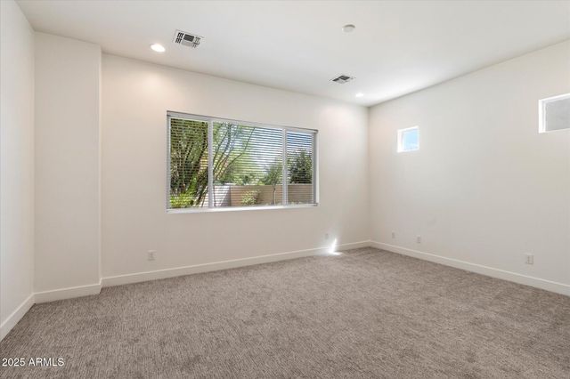 640 W ECHO Lane, Phoenix, AZ 85021