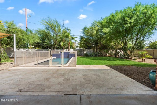 640 W ECHO Lane, Phoenix, AZ 85021