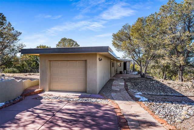 1775 Fort Union Drive, Santa Fe, NM 87505