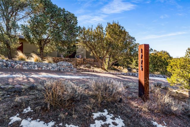 1775 Fort Union Drive, Santa Fe, NM 87505