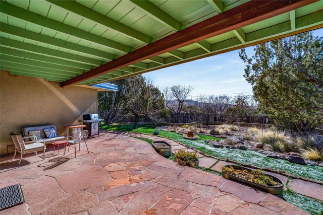 1775 Fort Union Drive, Santa Fe, NM 87505