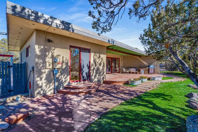 1775 Fort Union Drive, Santa Fe, NM 87505