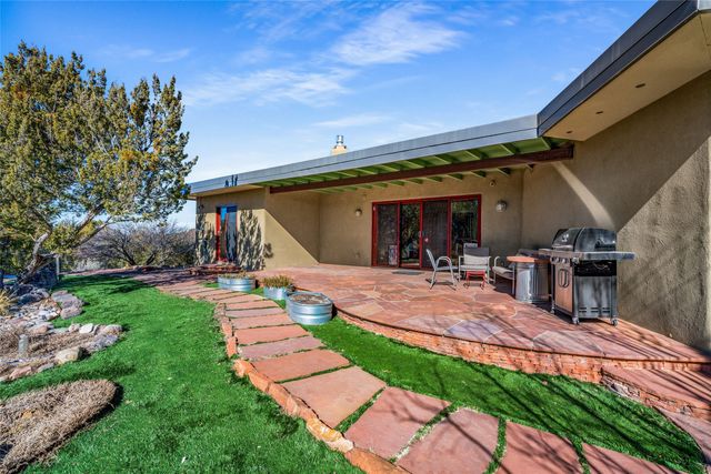 1775 Fort Union Drive, Santa Fe, NM 87505