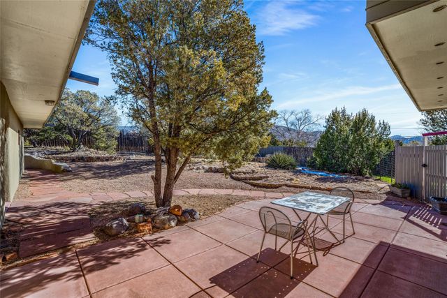 1775 Fort Union Drive, Santa Fe, NM 87505