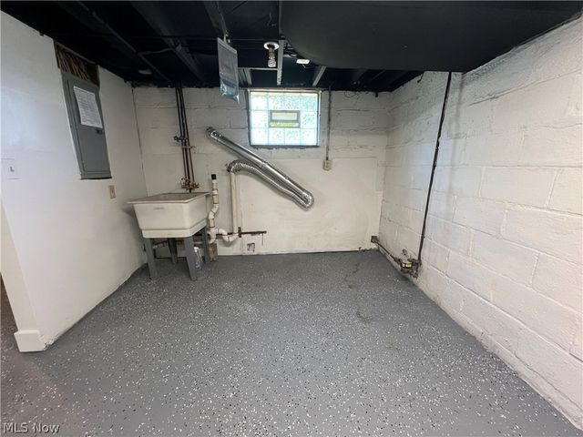 403 N Saint Clair Street, Girard, OH 44420