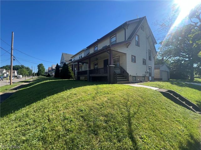 403 N Saint Clair Street, Girard, OH 44420