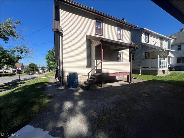 403 N Saint Clair Street, Girard, OH 44420