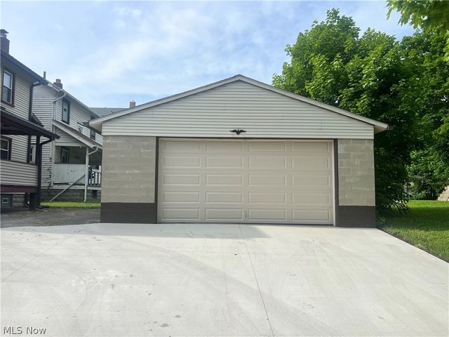 403 N Saint Clair Street, Girard, OH 44420