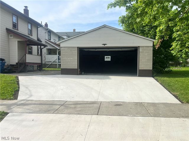 403 N Saint Clair Street, Girard, OH 44420