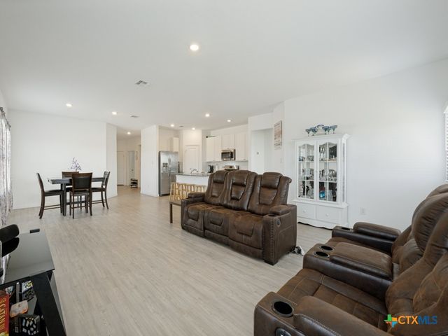 9194 Saint Jerome, Seguin, TX 78155