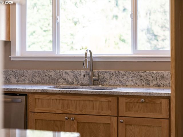 21075 S HIGHWAY 99E, Oregon City, OR 97045