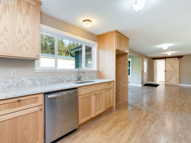 21075 S HIGHWAY 99E, Oregon City, OR 97045