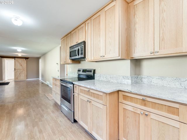 21075 S HIGHWAY 99E, Oregon City, OR 97045