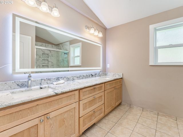 21075 S HIGHWAY 99E, Oregon City, OR 97045