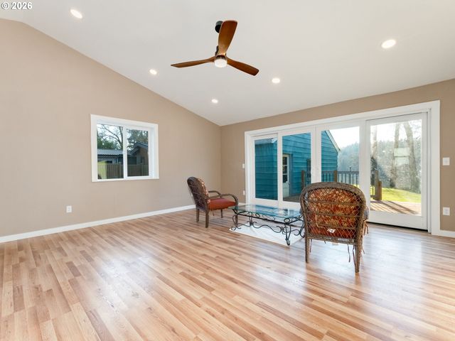 21075 S HIGHWAY 99E, Oregon City, OR 97045