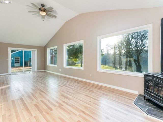 21075 S HIGHWAY 99E, Oregon City, OR 97045