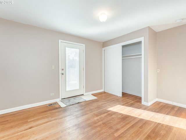 21075 S HIGHWAY 99E, Oregon City, OR 97045