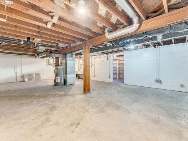 21075 S HIGHWAY 99E, Oregon City, OR 97045