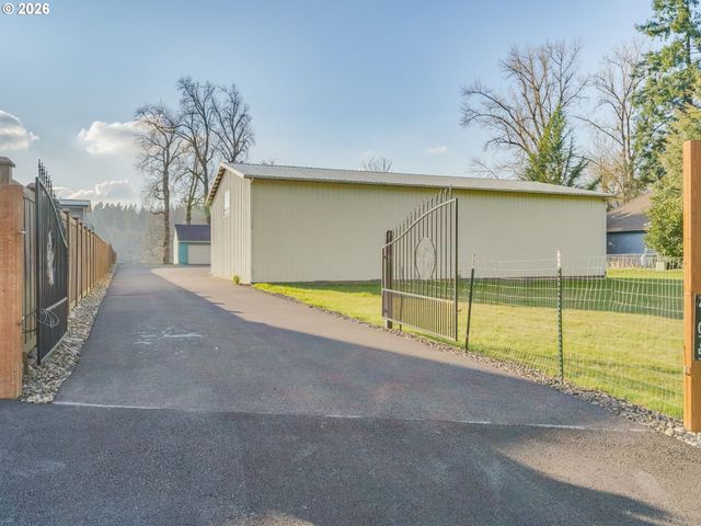 21075 S HIGHWAY 99E, Oregon City, OR 97045