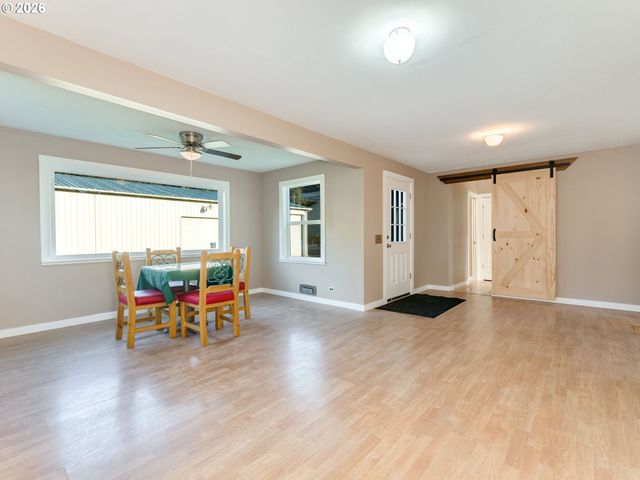 21075 S HIGHWAY 99E, Oregon City, OR 97045