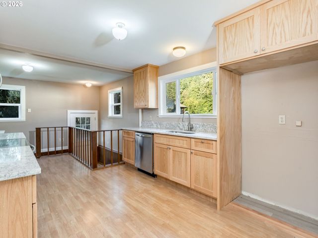 21075 S HIGHWAY 99E, Oregon City, OR 97045