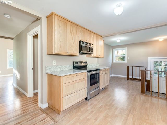 21075 S HIGHWAY 99E, Oregon City, OR 97045