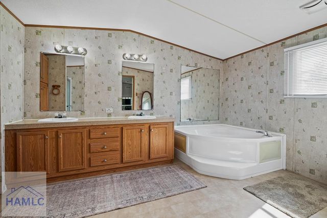 93 Whispering Pines Road, Jesup, GA 31545