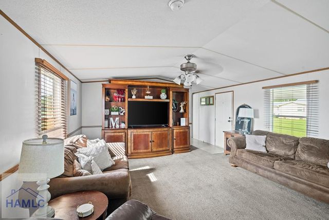 93 Whispering Pines Road, Jesup, GA 31545