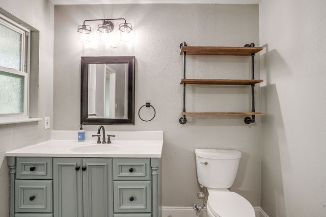 6709 Summit Ridge Drive, Watauga, TX 76148