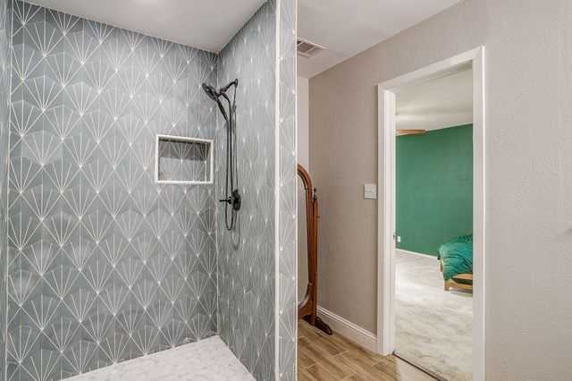 6709 Summit Ridge Drive, Watauga, TX 76148