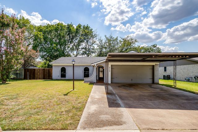 6709 Summit Ridge Drive, Watauga, TX 76148