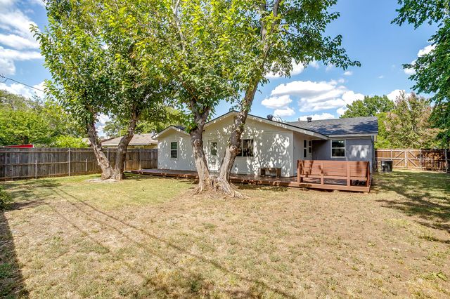 6709 Summit Ridge Drive, Watauga, TX 76148