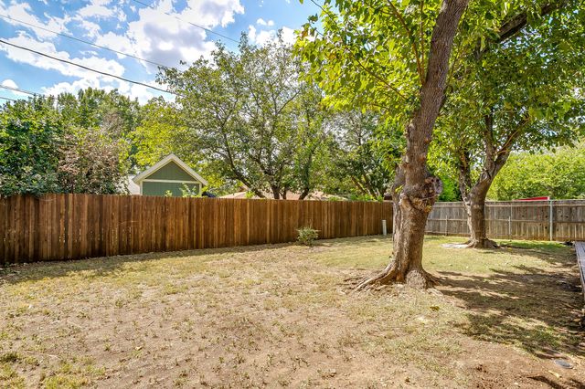 6709 Summit Ridge Drive, Watauga, TX 76148