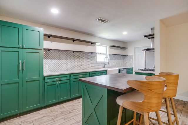 6709 Summit Ridge Drive, Watauga, TX 76148