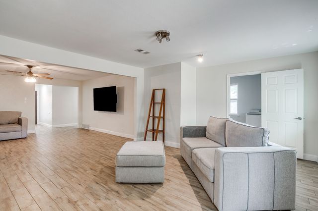 6709 Summit Ridge Drive, Watauga, TX 76148