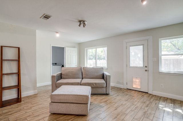 6709 Summit Ridge Drive, Watauga, TX 76148