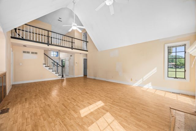 24219 S Lakeside Trail, Crete, IL 60417