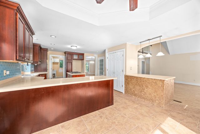 24219 S Lakeside Trail, Crete, IL 60417